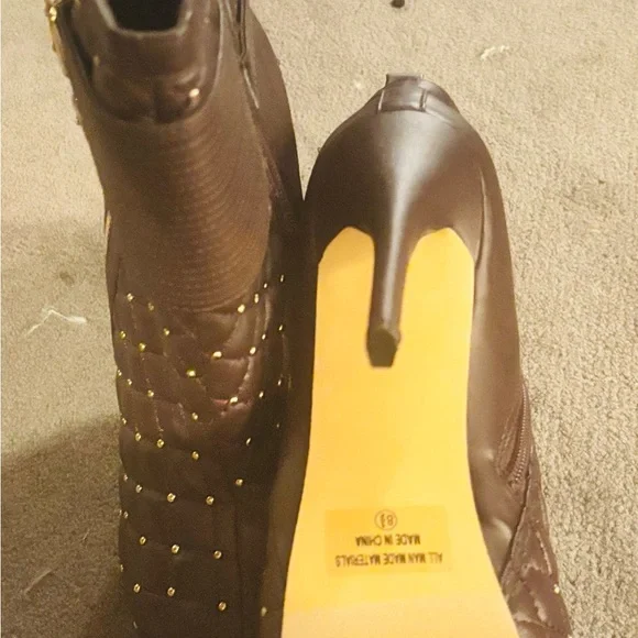 Brown and Gold Quilted Heeled Boots Size 8.5 NWOT - Picture 4 of 6